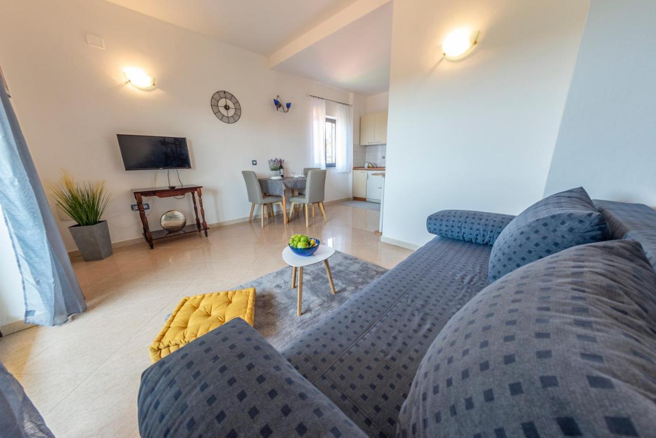 Apartments Krivicic Blue Pomer Ngoại thất bức ảnh