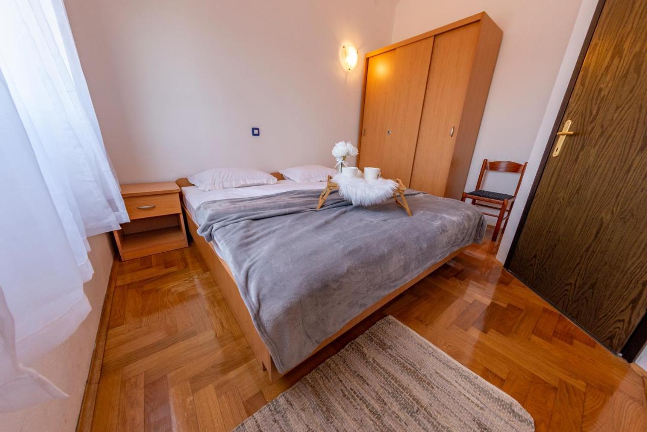 Apartments Krivicic Blue Pomer Ngoại thất bức ảnh