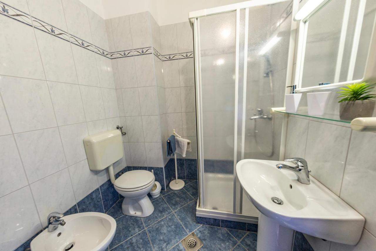 Apartments Krivicic Blue Pomer Ngoại thất bức ảnh